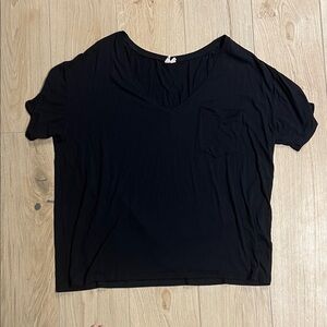 Kyte BABY Black Short Sleeve V-Neck‎ Tee for women